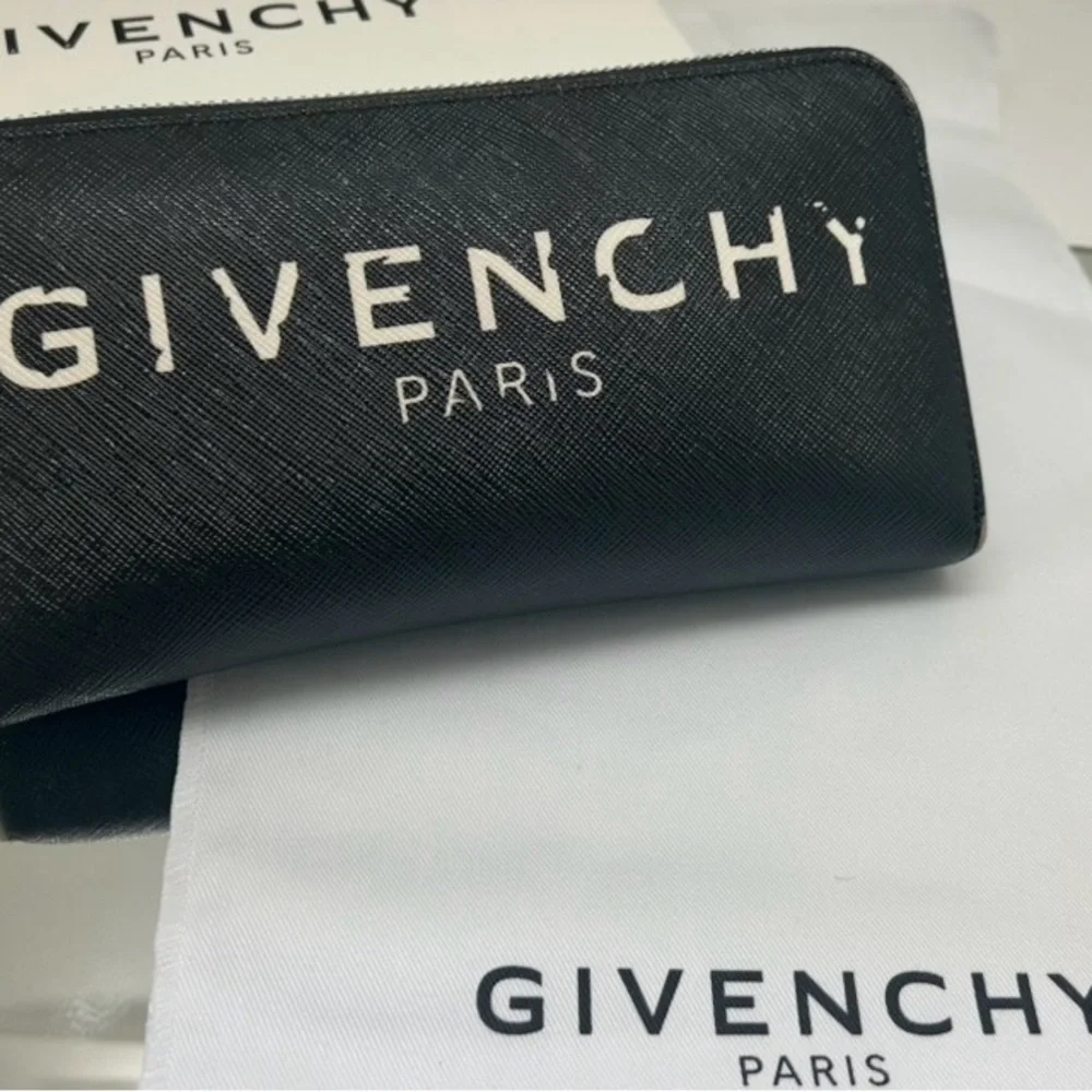 GIVENCHY Iconic Saffiano Leather Zip Long Wallet